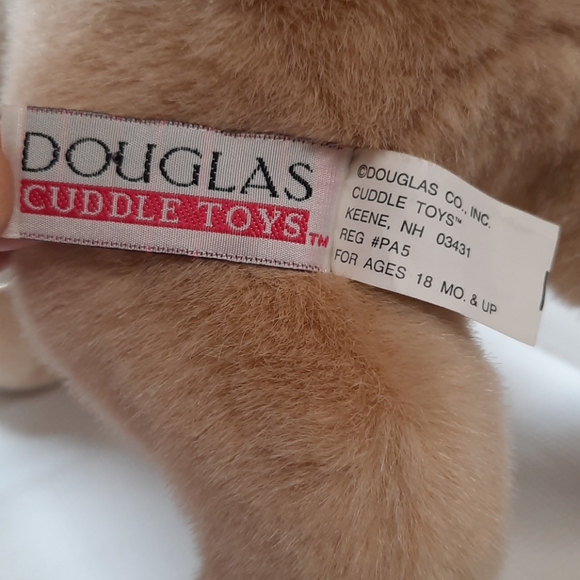 Yellow Labrador Puppy by Douglas - Picture 5 of 9